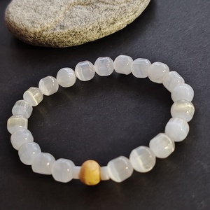 Illatos karkötő... szelenit - palo santo - ékszer - karkötő - gyöngyös karkötő - Meska.hu