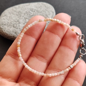 Minidesign... Pink opál kocka karkötő - ékszer - karkötő - gyöngyös karkötő - Meska.hu