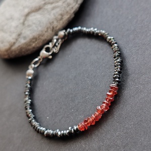 Gránát - hematit nemesacél karkötő - ékszer - karkötő - gyöngyös karkötő - Meska.hu