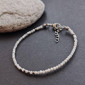 Minidesign... szivárvány holdkő karkötő  - ékszer - karkötő - gyöngyös karkötő - Meska.hu