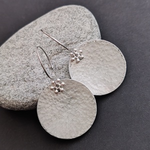 Alumínium korong fülbevaló  - ékszer - fülbevaló - lógó fülbevaló - Meska.hu