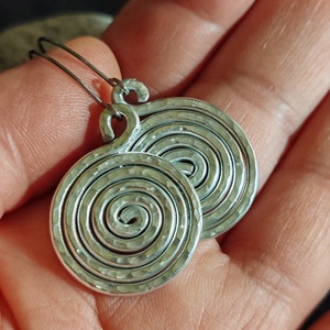 Kis csiga... alumínium fülbevaló  - ékszer - fülbevaló - lógó fülbevaló - Meska.hu