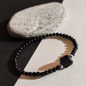 Ónix - fekete turmalin / sörl karkötő - ékszer - karkötő - gyöngyös karkötő - Meska.hu