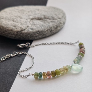 Turmalin - kalcedon nemesacél karkötő, Ékszer, Karkötő, Gyöngyös karkötő, Ékszerkészítés, MESKA