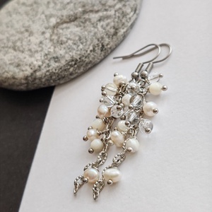 Tenyésztett gyöngy - hegyikristály - gyöngyház fülbevaló , Ékszer, Fülbevaló, Lógó fülbevaló, Ékszerkészítés, MESKA