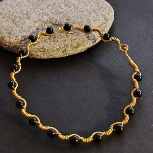 Sárgaréz - ónix karperec - ékszer - karkötő - gyöngyös karkötő - Meska.hu