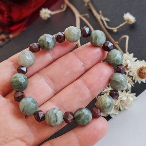 Szerpentin kvarc - gránát karkötő  - ékszer - karkötő - ásványkarkötő - Meska.hu