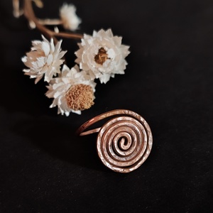 Csigás vörösréz gyűrű  - ékszer - gyűrű - fonódó gyűrű - Meska.hu