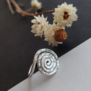 Kakaós tekercs...  ezüst alumínium gyűrű  - ékszer - gyűrű - fonódó gyűrű - Meska.hu