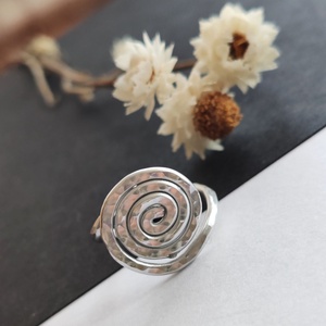 Kakaós tekercs...  ezüst alumínium gyűrű  - ékszer - gyűrű - fonódó gyűrű - Meska.hu