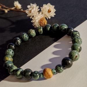 Illatos karkötő... kambaba jáspis - palo santo - ékszer - karkötő - gyöngyös karkötő - Meska.hu