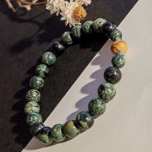 Illatos karkötő... kambaba jáspis - palo santo - ékszer - karkötő - gyöngyös karkötő - Meska.hu