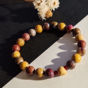 Illatos karkötő... aurás mokait jáspis - palo santo - ékszer - karkötő - gyöngyös karkötő - Meska.hu