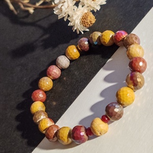 Illatos karkötő... aurás mokait jáspis - palo santo - ékszer - karkötő - gyöngyös karkötő - Meska.hu