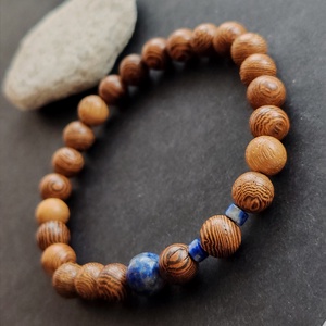 Venge fa - lápisz lazuli férfi gumis karkötő - ékszer - karkötő - gyöngyös karkötő - Meska.hu