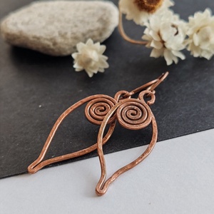 Réz levélke fülbevaló  - ékszer - fülbevaló - lógó fülbevaló - Meska.hu