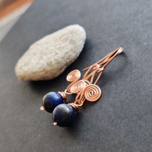 Csigás lápisz réz fülbevaló  - ékszer - fülbevaló - lógó fülbevaló - Meska.hu