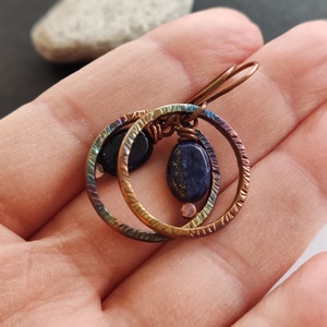 Szivárványos lápisz fülbevaló  - ékszer - fülbevaló - lógó fülbevaló - Meska.hu