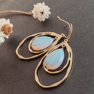 Opalit csepp arany fülbevaló  - ékszer - fülbevaló - lógó csepp fülbevaló - Meska.hu