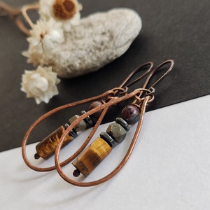 Tigrisszem - pirit - bronzit réz fülbevaló  - ékszer - fülbevaló - lógó csepp fülbevaló - Meska.hu