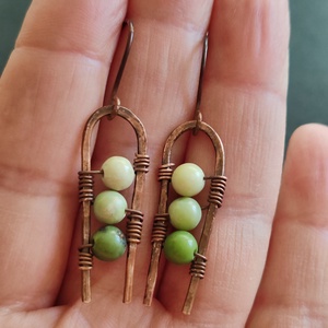 Zöldborsó fülbevaló  - ékszer - fülbevaló - lógó fülbevaló - Meska.hu