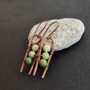 Zöldborsó fülbevaló  - ékszer - fülbevaló - lógó fülbevaló - Meska.hu