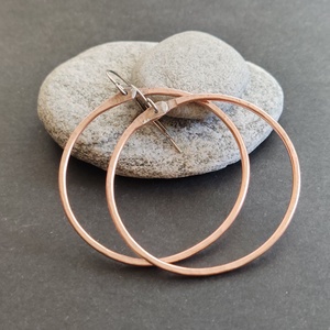 Rosegold közepes karika fülbevaló  - ékszer - fülbevaló - lógós kerek fülbevaló - Meska.hu