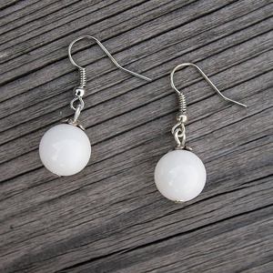 Simplicity -  fehér jade fülbevaló 10mm, Ékszer, Fülbevaló, Lógó fülbevaló, Ékszerkészítés, MESKA