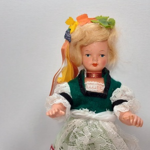 Vintage népművészeti öltözetű baba, német népviseletű baba, jelzett népművészeti baba - Meska.hu