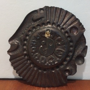 Vintage bronz falidísz, mid century bronz napkorong, bronz faldekoráció - művészet - szobor - fém - Meska.hu