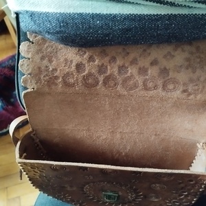 Vintage valódi bőr női táska, bőrdíszműves női válltáska, kézműves női bőr táska, vintage bőr női válltáska  - táska & tok - kézitáska & válltáska - válltáska - Meska.hu