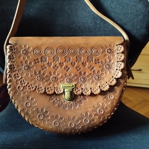 Vintage valódi bőr női táska, bőrdíszműves női válltáska, kézműves női bőr táska, vintage bőr női válltáska  - Meska.hu