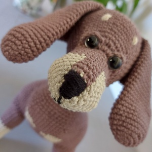 Horgolt tacskó (dachshund) - játék & sport - plüssállat & játékfigura - kutya - Meska.hu