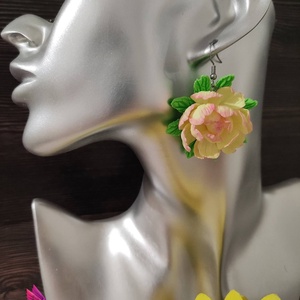 Virágos fülbevaló - ékszer - fülbevaló - lógó fülbevaló - Meska.hu