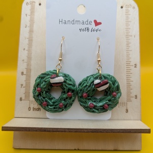 Kézműves fülbevaló polimer gyurmából (polymer clay), karácsonyi ajándék, adventi koszorú - 110 - ékszer - fülbevaló - lógó fülbevaló - Meska.hu