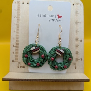 Kézműves fülbevaló polimer gyurmából (polymer clay), karácsonyi ajándék, adventi koszorú - 111 - ékszer - fülbevaló - lógó fülbevaló - Meska.hu