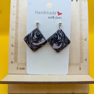 Kézműves fülbevaló polimer gyurmából (polymer clay), karácsonyi ajándék, négyszög - 119 - ékszer - fülbevaló - lógó fülbevaló - Meska.hu