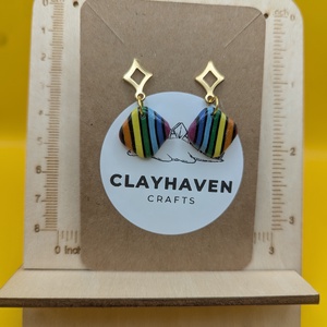 Szivárványos kézműves fülbevaló polimer gyurmából (polymer clay), LMBTQ+, karácsonyi ajándék, kicsi, négyszög - 128, Ékszer, Fülbevaló, Lógó fülbevaló, Ékszerkészítés, Gyurma, MESKA