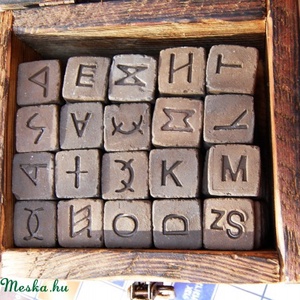 Magyar Rovás Szó Mozaik (Rovás Scrabble)  -  Rovásírást oktató szójáték  -  - Meska.hu