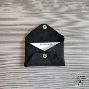 Gyűrt fekete egyfakkos kártyatartó - táska & tok - pénztárca & más tok - kártyatartó & irattartó - Meska.hu