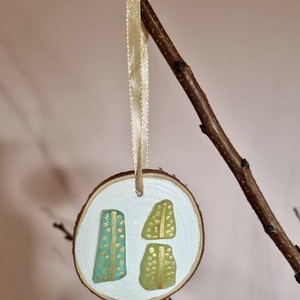 Aranymintás tengeri üveg karácsonyfadísz faalapon - Meska.hu