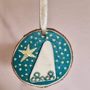 Valódi tengeri kerámiából készült, kézzel festett dísz. - karácsony - karácsonyi lakásdekoráció - karácsonyfadíszek - Meska.hu