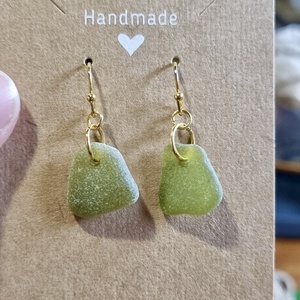 Valódi tengeri üvegből készült fülbevaló. , Ékszer, Fülbevaló, Lógó fülbevaló, Ékszerkészítés, MESKA