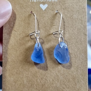 Valódi tengeri üvegből készült fülbevaló. , Ékszer, Fülbevaló, Lógó fülbevaló, Ékszerkészítés, MESKA