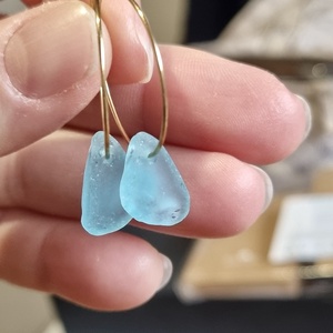 Valódi tengeri üvegből készült fülbevaló. , Ékszer, Fülbevaló, Lógó fülbevaló, Ékszerkészítés, MESKA