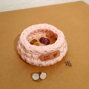 Horgolt rózsaszín ékszertartó (prémium texturált pólófonalból), Otthon & Életmód, Dekoráció, Asztal és polc dekoráció, Dekorációs tál, tartó, Horgolás, MESKA
