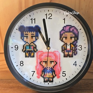 (AJÁNDÉKKAL!) K-POP DÉMONVADÁSZOK halk falióra (23 cm) - Meska.hu