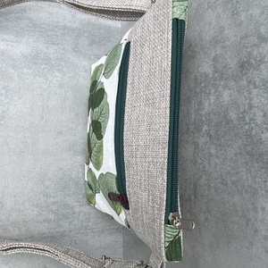 Crossbody  Zöld levelek juta alapon  - táska & tok - kézitáska & válltáska - vállon átvethető táska - Meska.hu