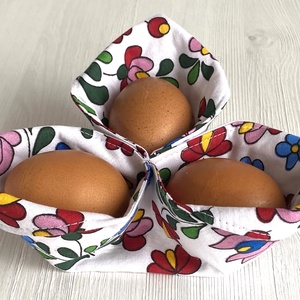 Húsvéti tojástartó - Matyó mintás - 3 tojásnak, Otthon & Lakás, Dekoráció, Asztal és polc dekoráció, Asztaldísz, Varrás, MESKA