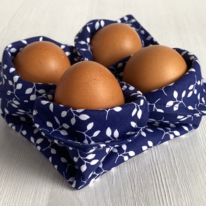 Húsvéti tojástartó - Sötétkék levélmintás - 4 tojásnak - Meska.hu